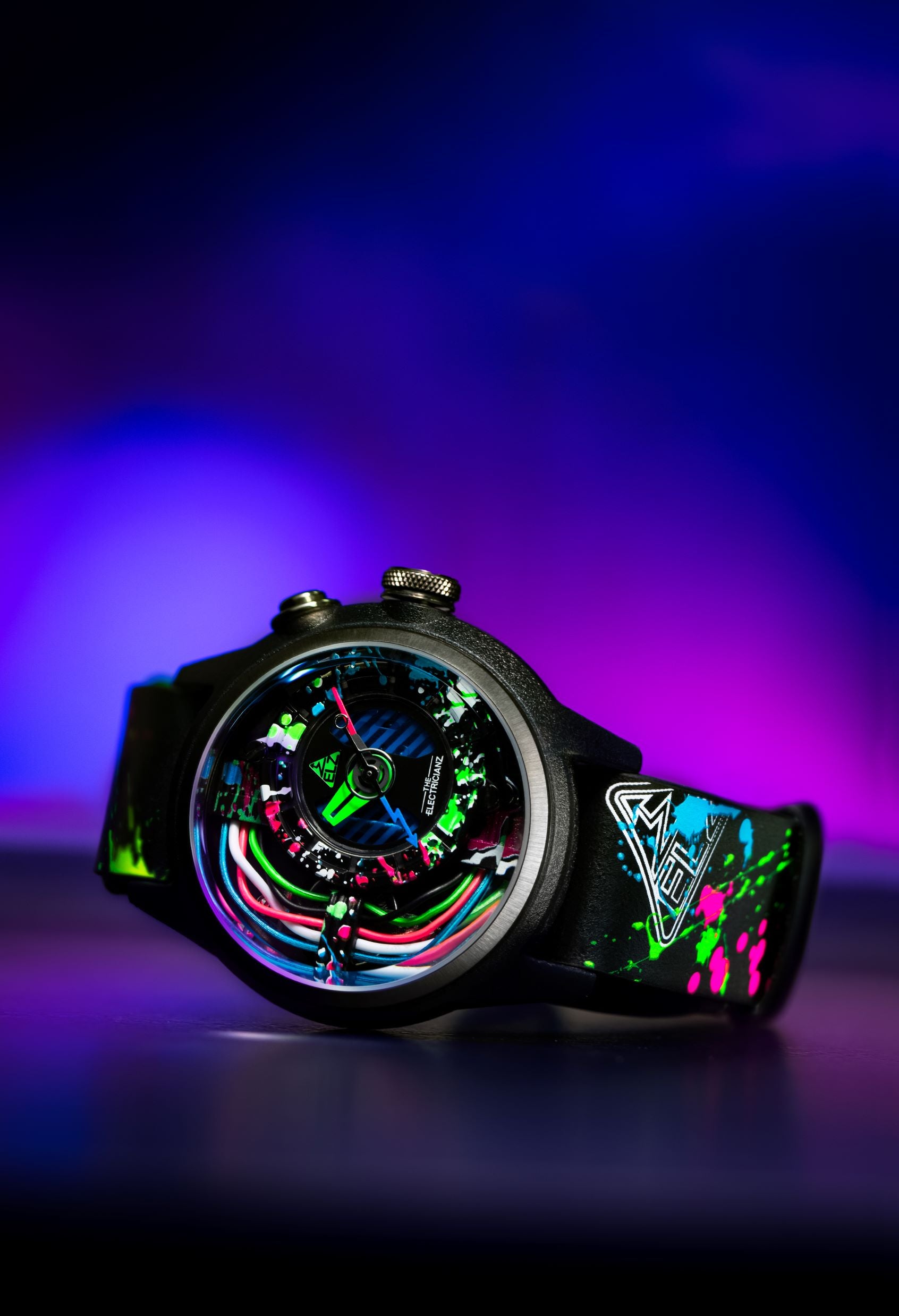 The Neon Z 42mm Black & White Limited EDITIONS – THE ELECTRICIANZ